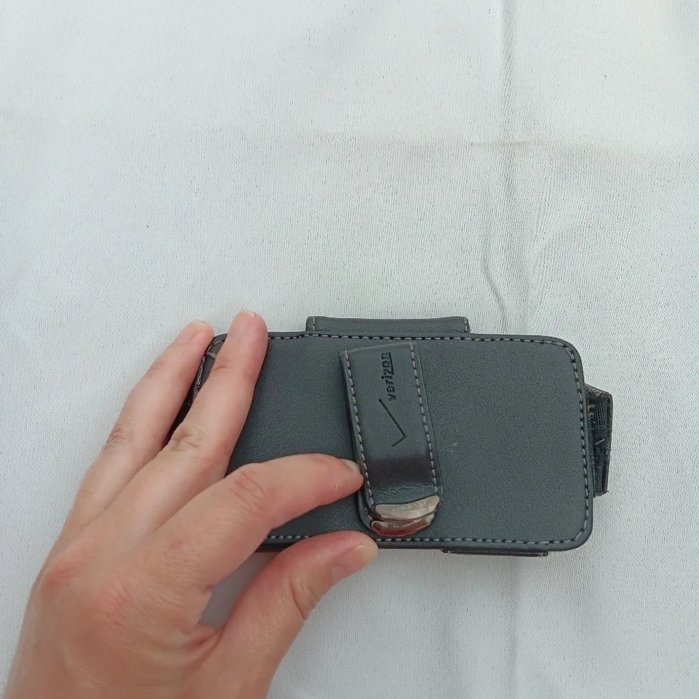 Verizon‎ Universal Cell Phone Holster Case Belt Clip Small Black Leather Pouch